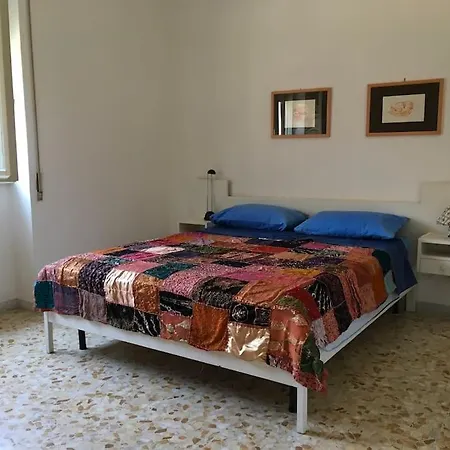 Terracina, In Centro, A Due Passi Dal Mare